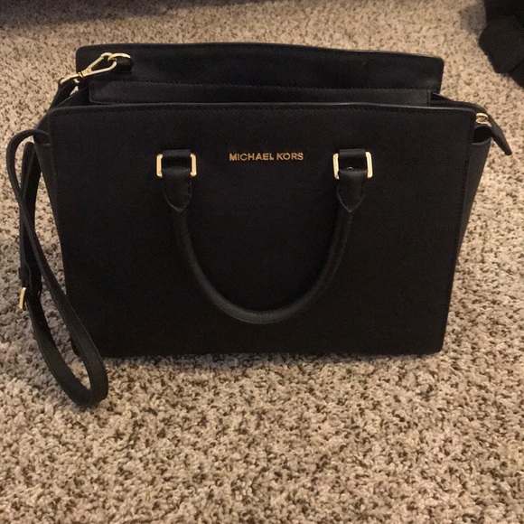 🏷️ FINAL SALE • [Michael Kors] Black Selma Satchel - Picture 3 of 11